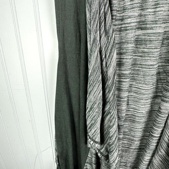 LOGO by Lori Goldstein Green Sweater Knit Vest Faux Suede Trim size Large - Picture 3 of 7